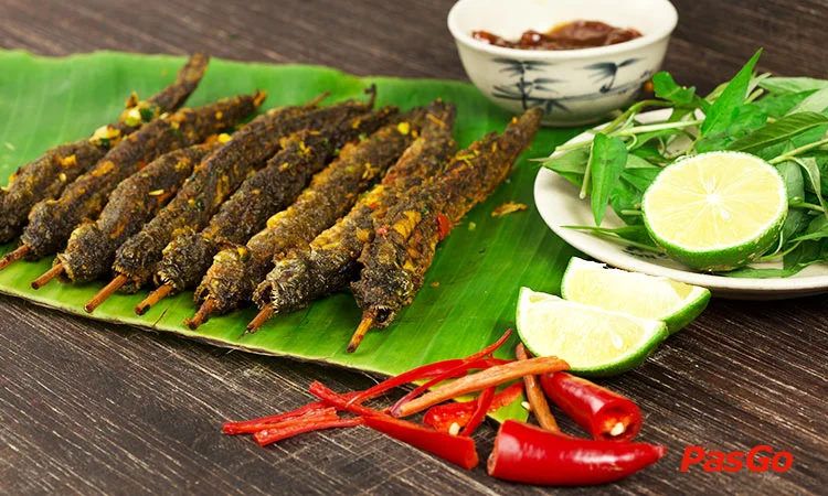nha-hang-phuong-nam-dich-vong-hau-slide-10