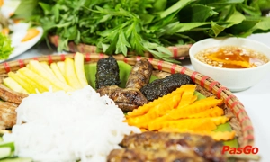 nha-hang-phuong-nam-dich-vong-hau-slide-5