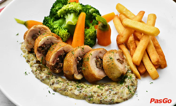 nha-hang-pizza-tonda-crescent-mall-7