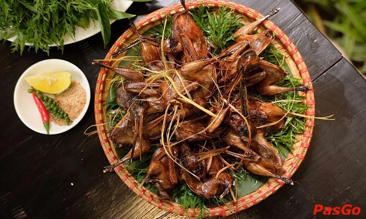 Nha-hang-quy-co-nguyen-huy-tuong-2