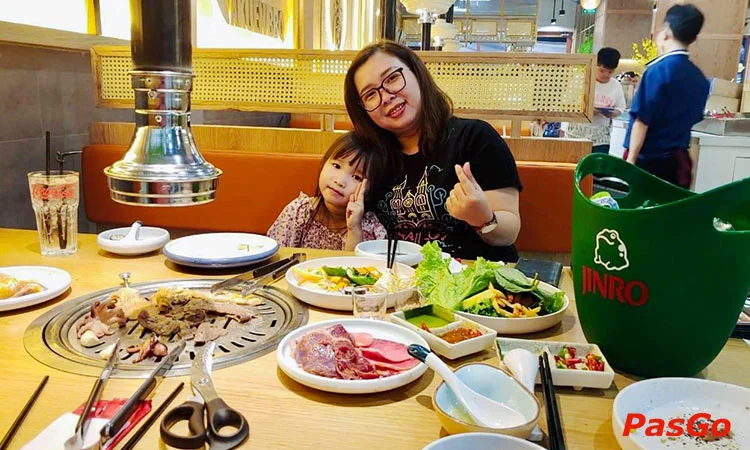 Nhà hàng Rakuen BBQ Bàu Cát ngất ngây với bữa tiệc buffet lẩu nướng 8