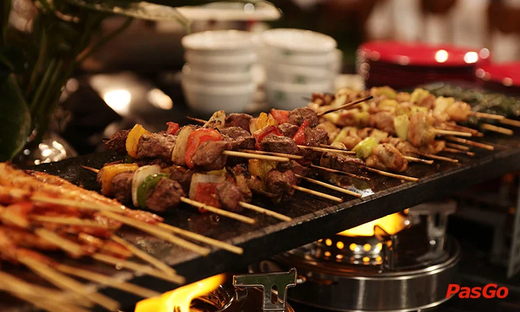 nha-hang-rockets-bbq-buffet-khu-nha-o-binh-chanh-1