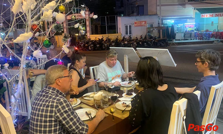 roly-restaurant-le-loi-12