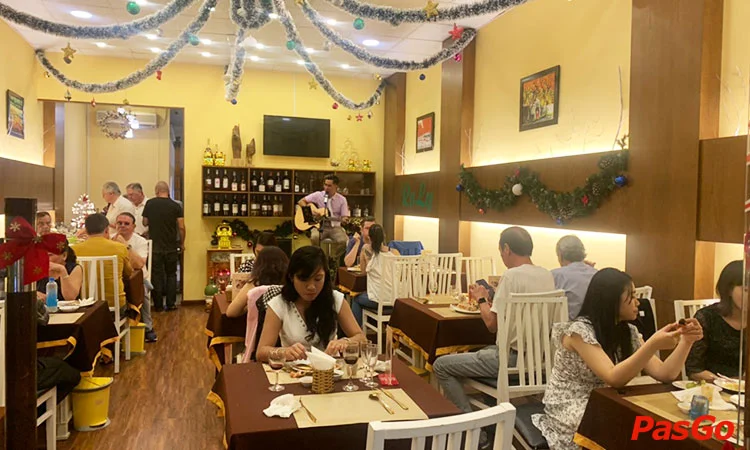 roly-restaurant-le-loi-9