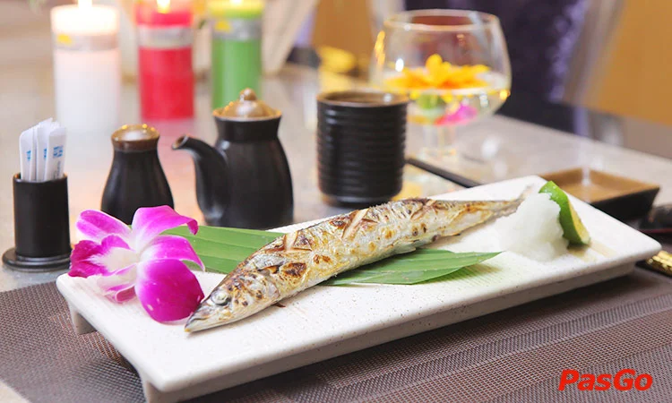nha-hang-sakura-khach-san-candle-3