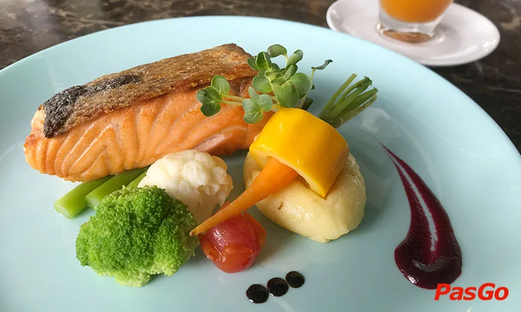 nha-hang-salmon-house-le-quang-hoa-3