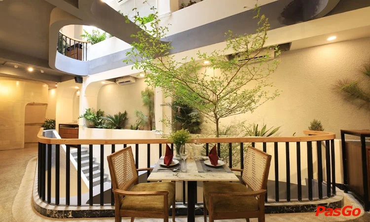 nha-hang-sargon-bistro-&-coffee-nguyen-thi-minh-khai-9