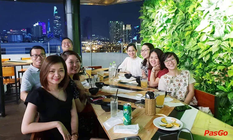 nha-hang-st-rooftop-vo-van-kiet-9