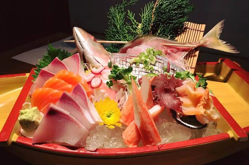 nha-hang-sushi-hokkaido-sachi-dong-du-anh-1