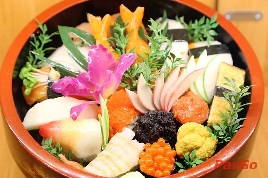 nha-hang-sushi-kei-mipec-tay-son-slide-1