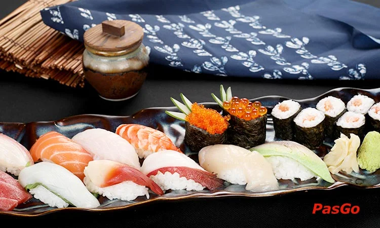 nha-hang-sushi-kei-van-hanh-mall-1