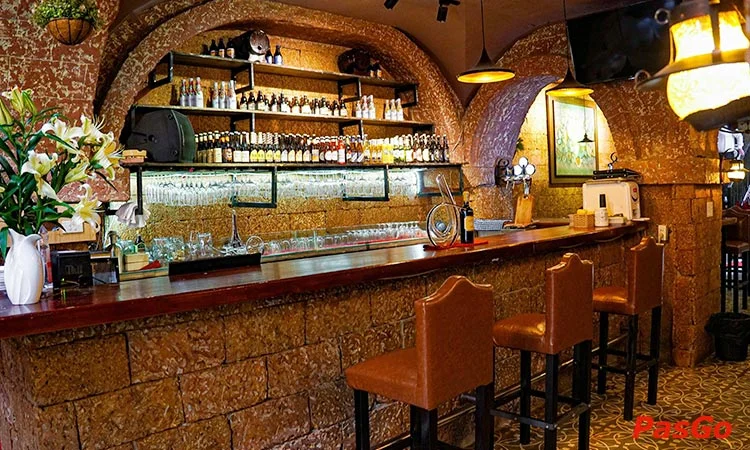 anchor-wine-boutique-and-restaurant-le-loi-10
