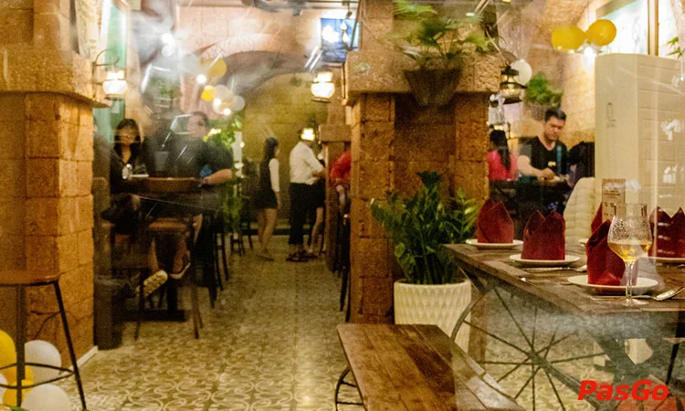 anchor-wine-boutique-and-restaurant-le-loi-11