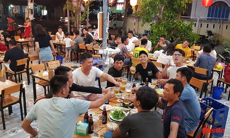 nha-hang-tom-cang-xanh-nguyen-van-thoai-10