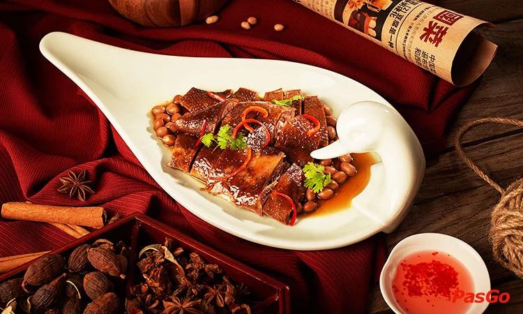 nha-hang-trung-hoa-bao-bei-cach-mang-thang-8-4