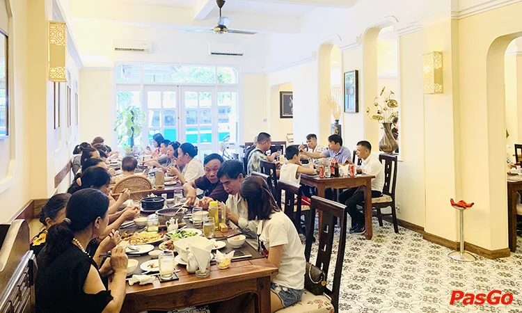 nha-hang-viet-village-dinh-tien-hoang-3