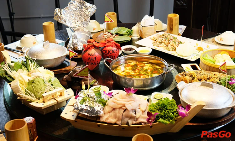 nha-hang-vietnam-938-nui-truc-1