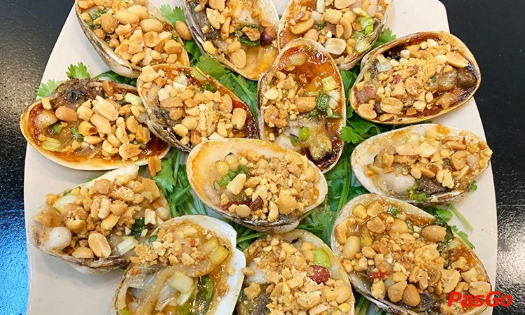 nha-hang-vua-hai-san-duong-pho-ngu-xa-5