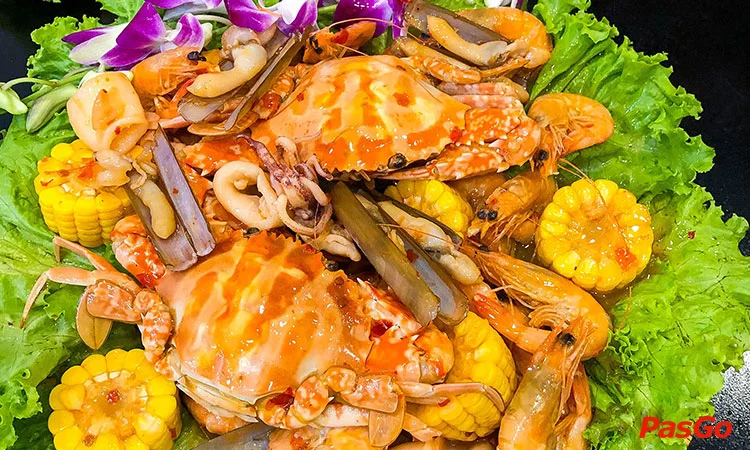 nha-hang-vua-hai-san-duong-pho-ngu-xa-6