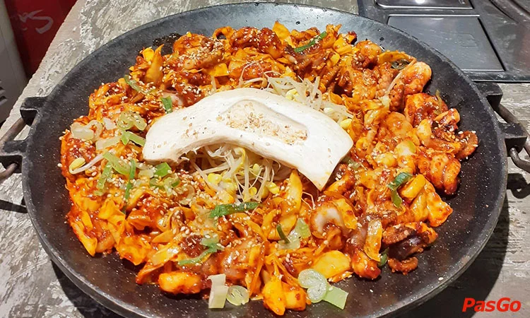nha-hang-zzuggubbong-nguyen-huu-thong-3