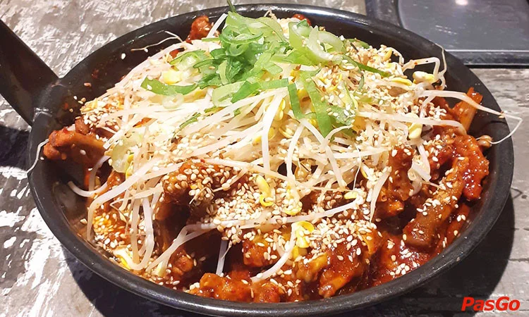 nha-hang-zzuggubbong-nguyen-huu-thong-4