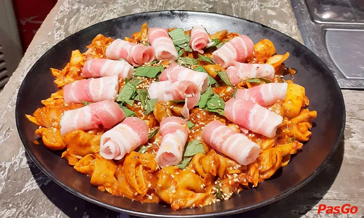 nha-hang-zzuggubbong-nguyen-huu-thong-5