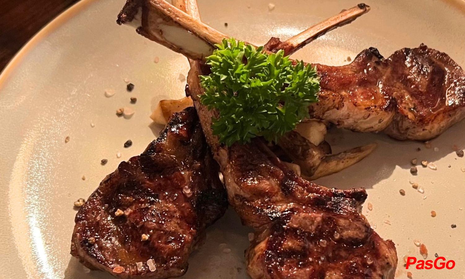 nha-hang-nossa-steakhouse-pham-hong-thai-3