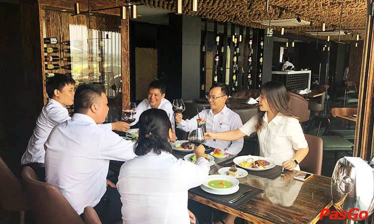 parosand-sky-bar-restaurant-lac-long-quan-3