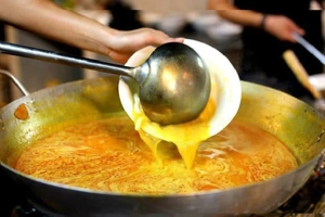 quan-banh-canh-ghe-nguyen-tri-phuong-slide-2