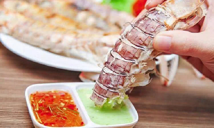 quan-banh-canh-ghe-nguyen-tri-phuong-slide-7