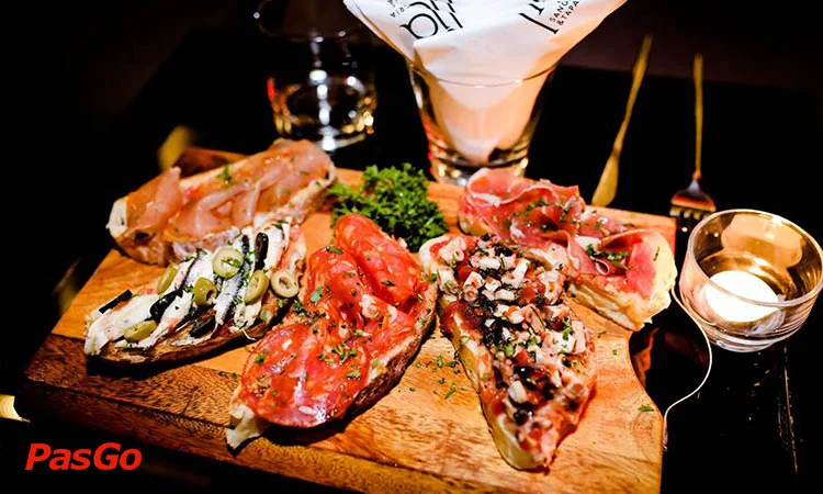 ria-sangria-tapas-hai-ba-trung-slide-8