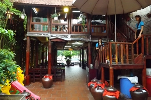royal-pig-nguyen-huu-tho-khong-gian-1
