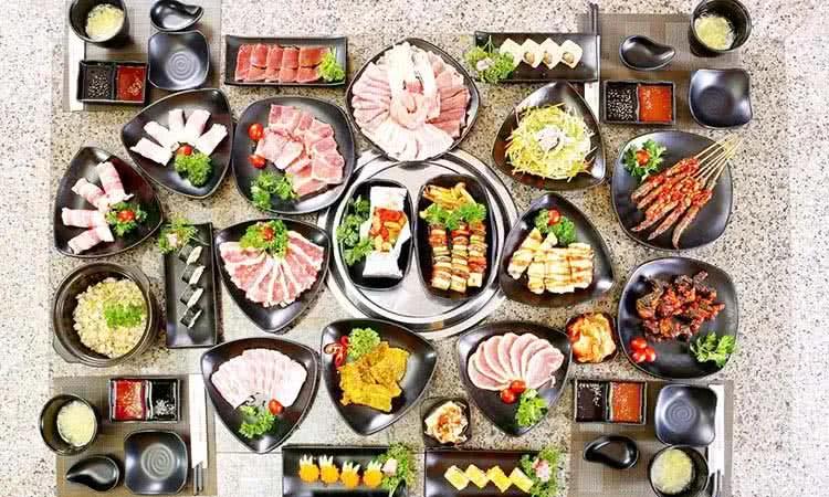 shiki-bbq-kham-pha-the-gioi-buffet-lau-nuong-chuan-nhat-1
