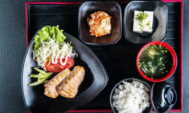 shiki-bbq-kham-pha-the-gioi-buffet-lau-nuong-chuan-nhat-8