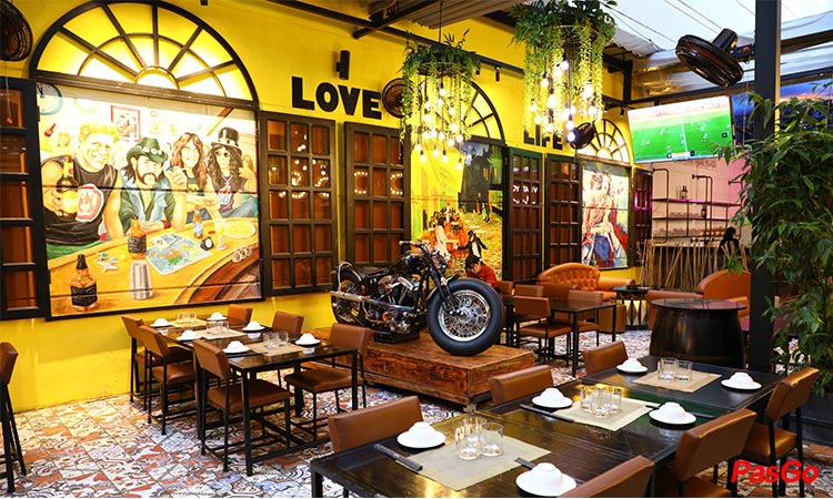 slide-bjs-beer-garden-5