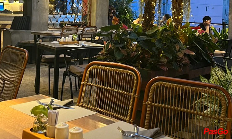 chanh-bistro-rooftop-saigon-ly-tu-trong-11
