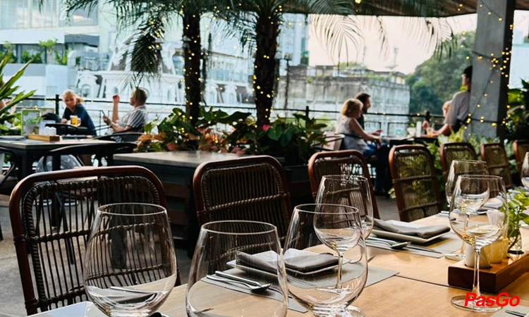 chanh-bistro-rooftop-saigon-ly-tu-trong-8