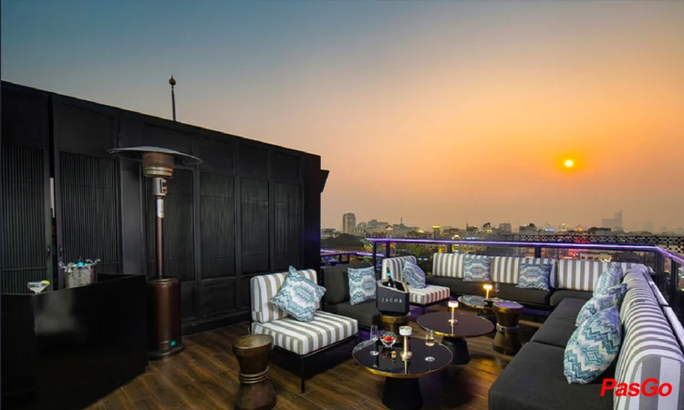 slide-Majesty-Skybar-Cau-Go-9
