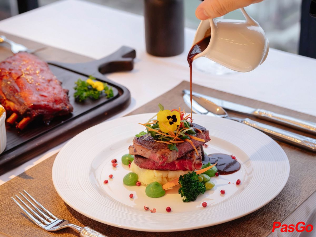 slide mun dining 11