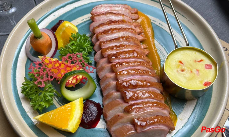 Slide Steakbox & Bistro 9