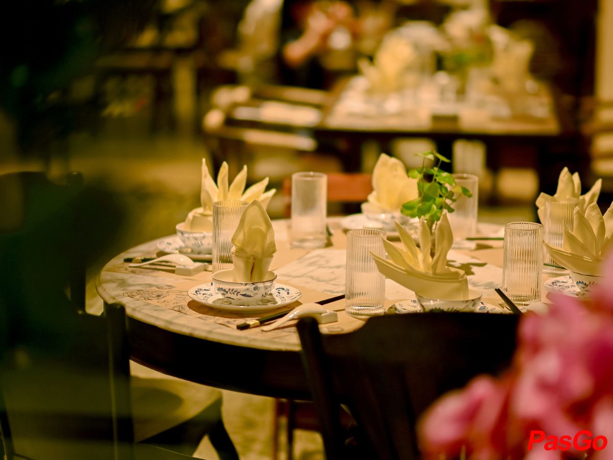 slide v-senses dining 16