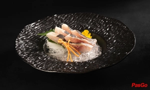 Slide Yen sushi & sake pub 2