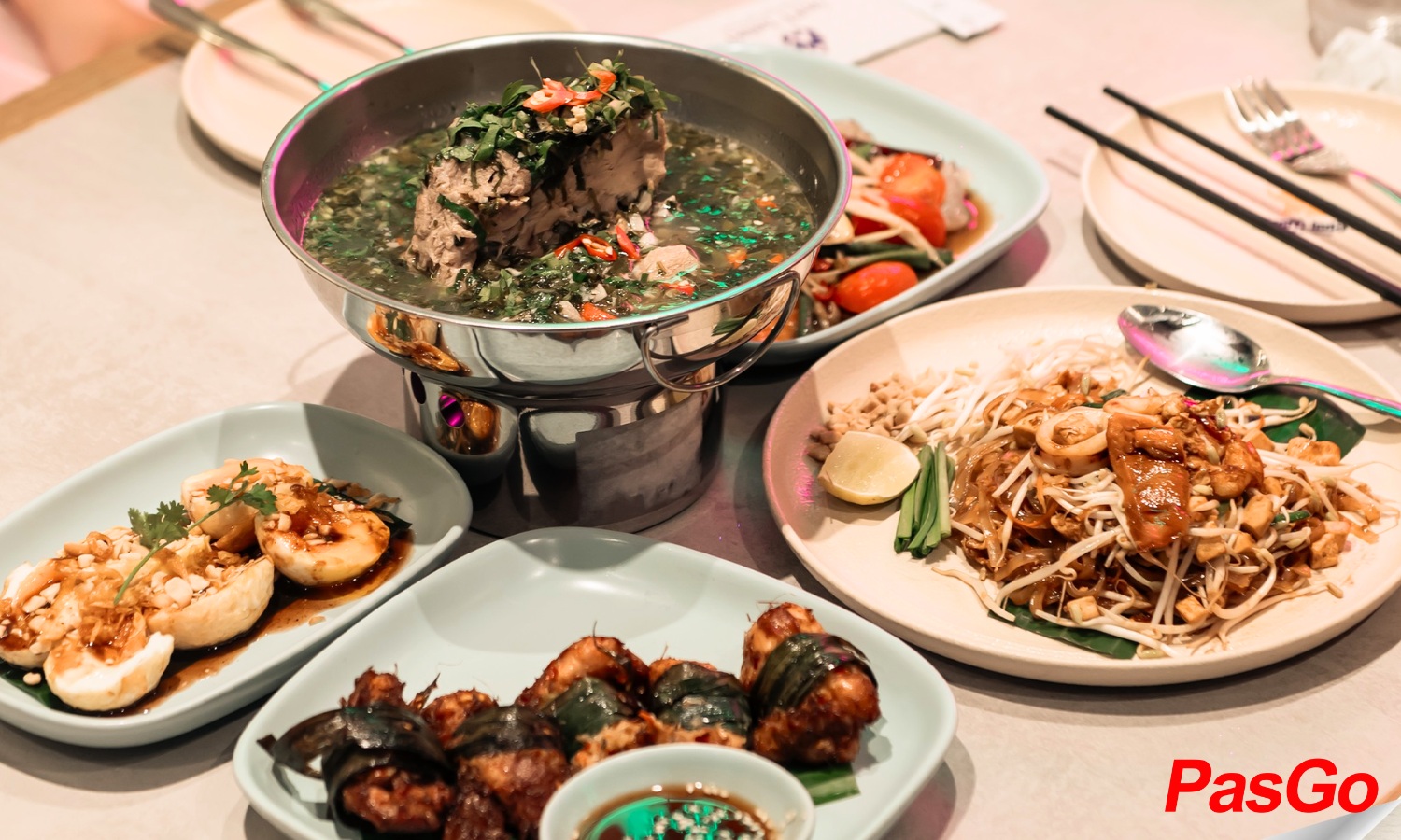 Thai Market Vincom Lê Văn Việt 8
