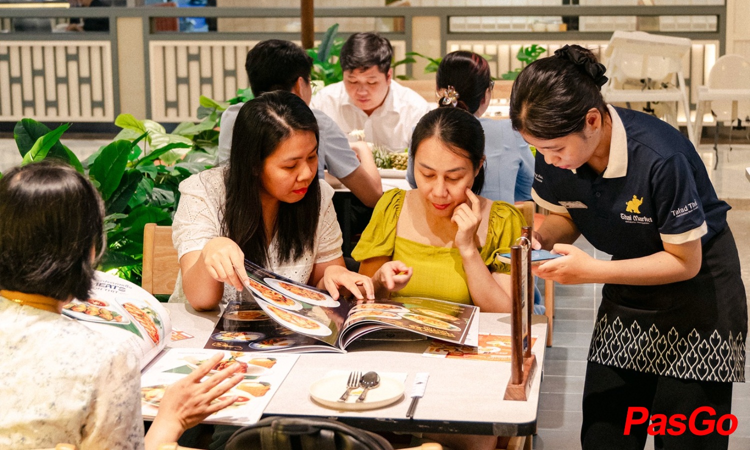 Thai Market Vincom Lê Văn Việt 5
