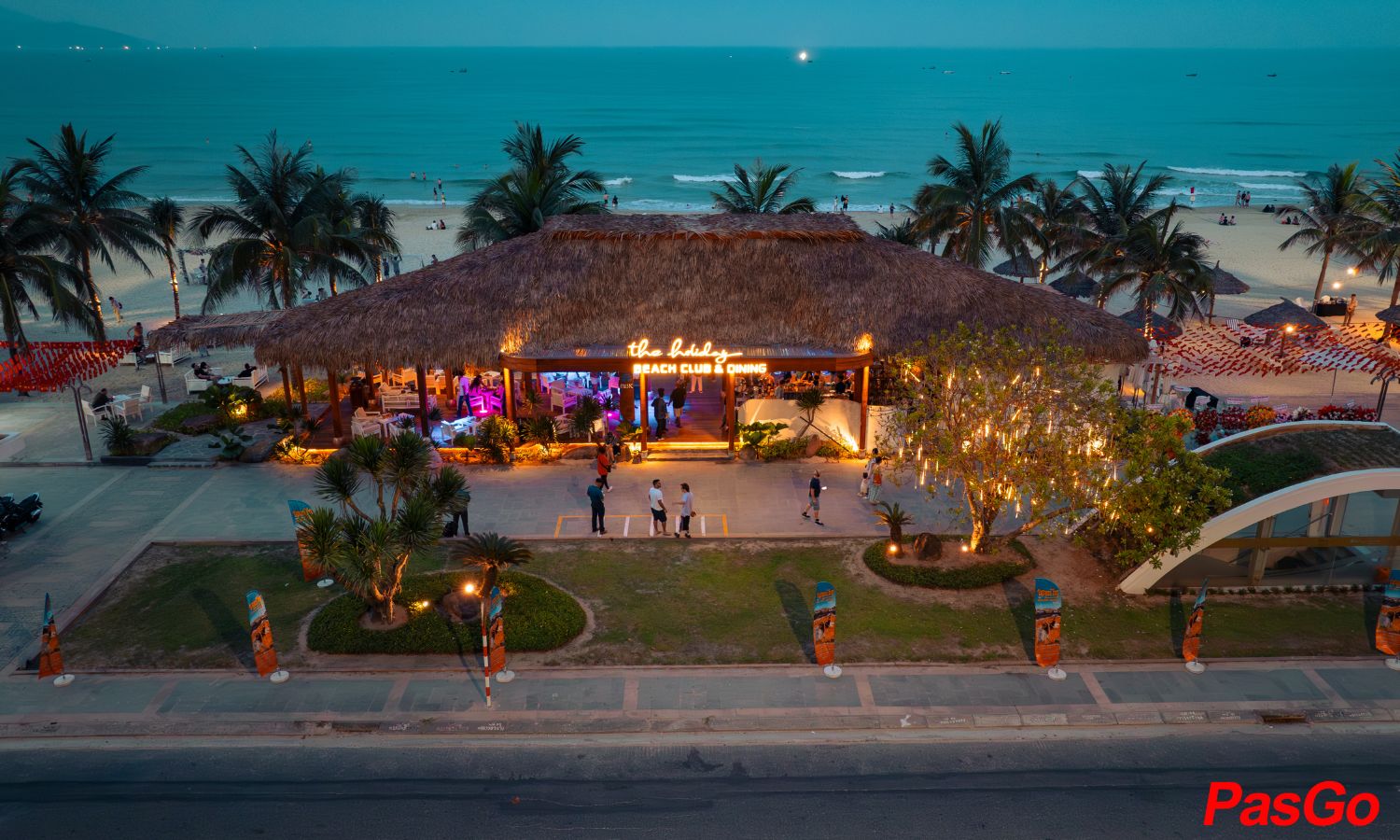 The Holiday Beach Club & Dining - Võ Nguyên Giáp 1