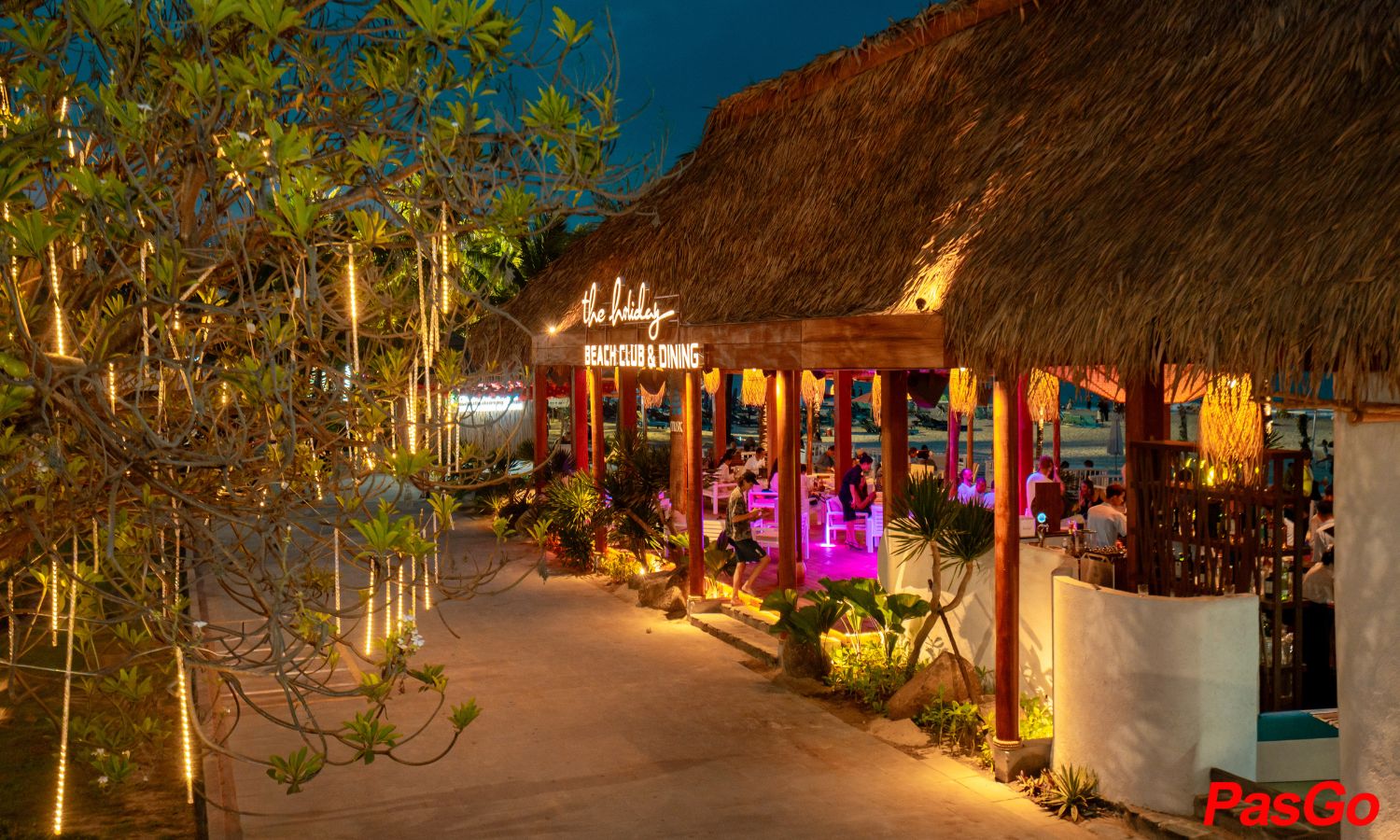 The Holiday Beach Club & Dining - Võ Nguyên Giáp 11