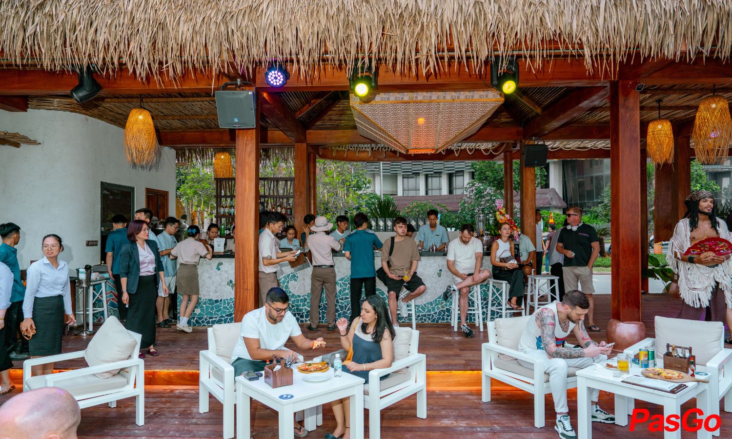 The Holiday Beach Club & Dining - Võ Nguyên Giáp 2
