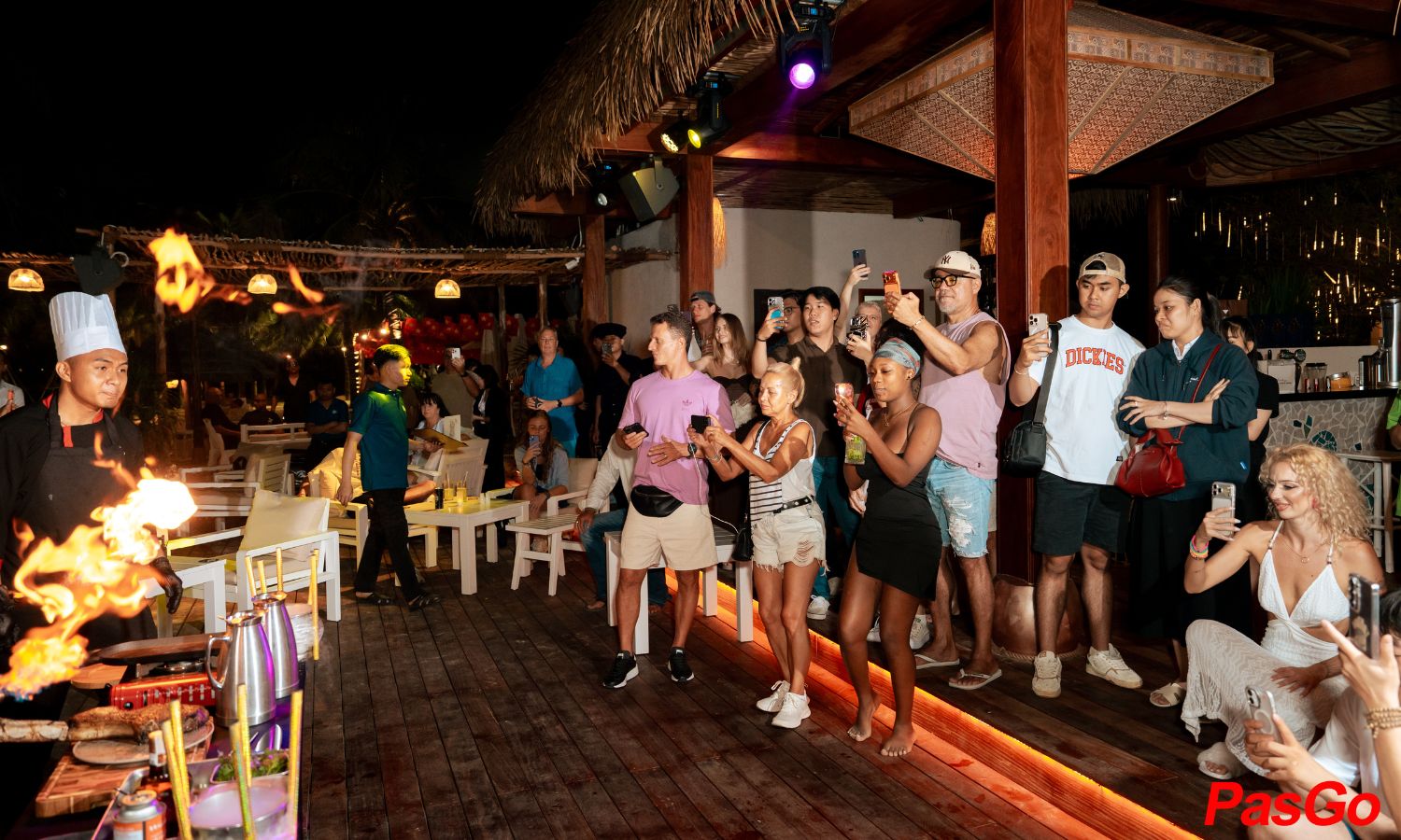 The Holiday Beach Club & Dining - Võ Nguyên Giáp 3