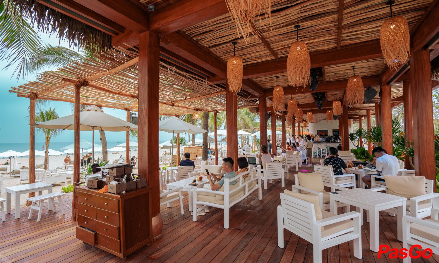 The Holiday Beach Club & Dining - Võ Nguyên Giáp 4