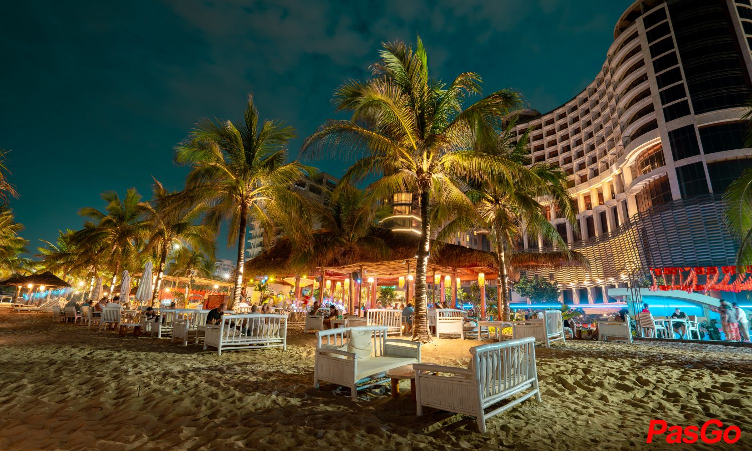 The Holiday Beach Club & Dining - Võ Nguyên Giáp 7
